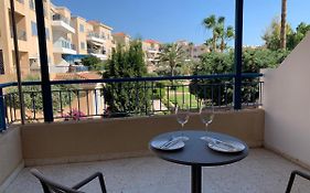 Kings Palace - Modern And Stylish Pool Facing Apartment